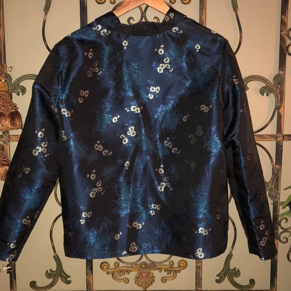 Beautiful Asian inspired French laundry jacket. Large. P to p 23” & length 23” - Picture 4 of 4